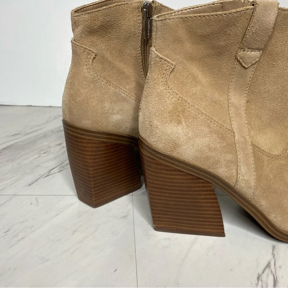 New! Vince Camuto Gredile Tan Suede Pointy Toe Bootie 12M